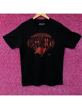 FOCO Tampa Bay Buccaneer Team Logo Graphic T-Shirt Large